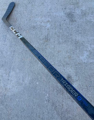 CCM Trigger 9 Pro Stock Hockey Stick Grip 90 Flex P90M Right 7084
