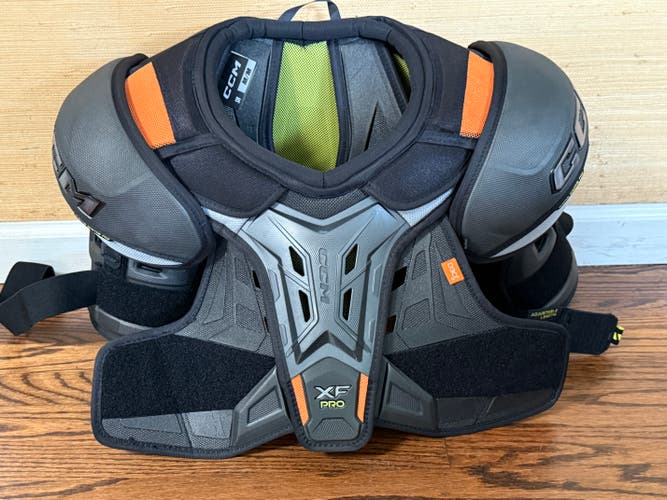 Medium Senior CCM Tacks XF Pro Shoulder Pads (Used)