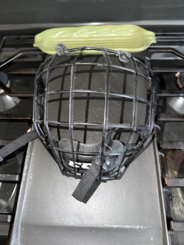 Medium CCM FM580 Full Cage (Used)