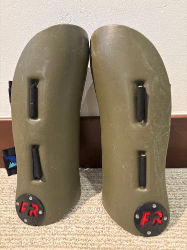 Youth: One Size Fits All Fuxi Shin Guard (Used)