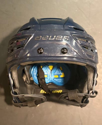 Medium Bauer Re-Akt 150 Helmet (Used)