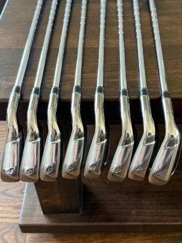 Men's 2009 TaylorMade Burner Right Handed Iron Set Stiff Flex 8 Pieces (Used)