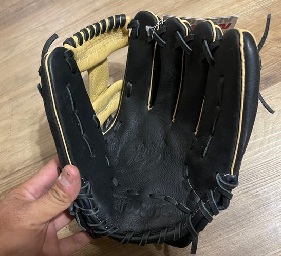 Wilson Baseball/Softball Glove (New)