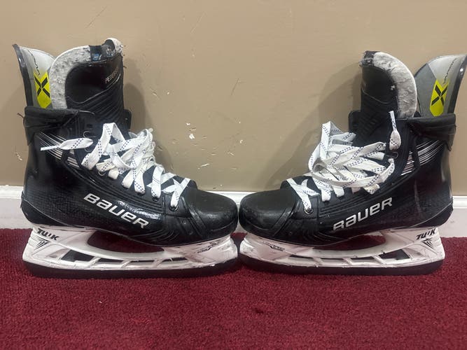 Bauer Vapor Hyperlite 2 Hockey Skates Pro Stock 8.5 Item#LHPE