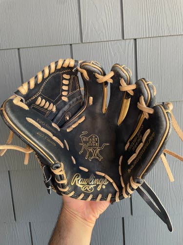 Rawlings Heart of the Hide PRO205 RH Pitcher's Baseball Glove 11.75" (Used)