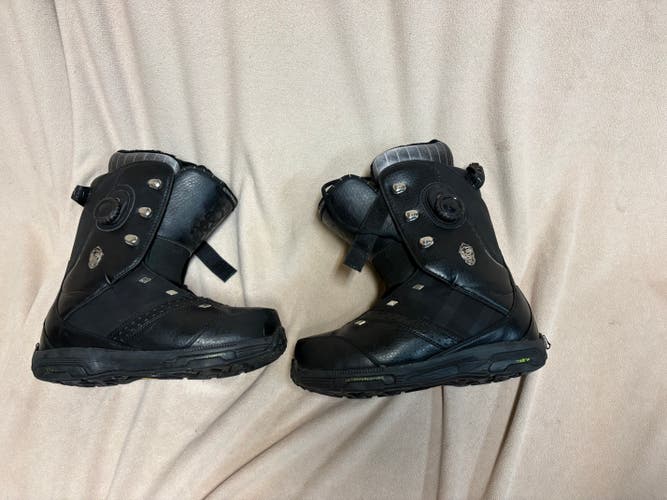 Unisex Size M 10.5 (W 11.5) K2 Snowboard Boots (Used)