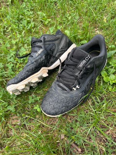 Black Men's Size M 8.5 (W 9.5) Adult Under Armour Low Top Molded Cleats (Used)
