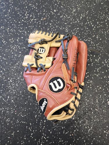 Used Wilson A550 BB/SB Glove RH Throw Brown 11" 11849-S000040229