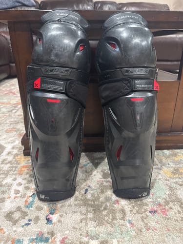 Intermediate Bauer Vapor 3X Pro 14" Shin Pads (Used)