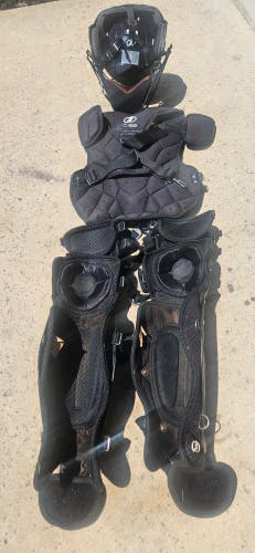 EXCELLENT CONDITION Force3 XS3 Defender (Gloss) Series Full Catcher's set