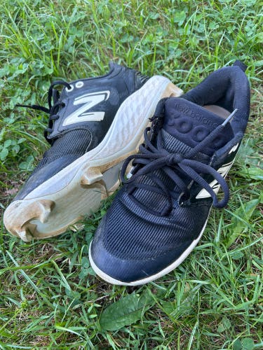 Black Men's Size M 7.0 (W 8.0) Adult New Balance 3000v6 Low Top Molded Cleats (Used)