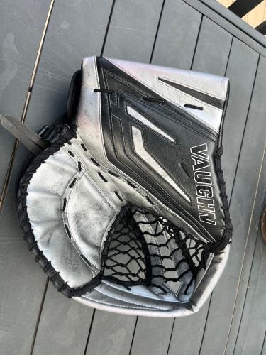 Used Vaughn VX1 Catch Glove