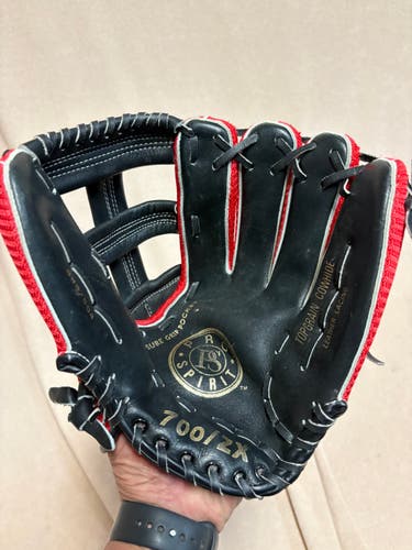 Outfield RH Pro Spirit 700/ZX Baseball Glove (Used)