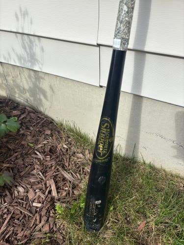 Louisville Slugger Genuine Series M110 Maple Bat (-3) 12 oz 32" (Used)