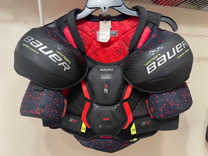 Men's Large Intermediate Bauer Vapor 3X Shoulder Pads (Used)