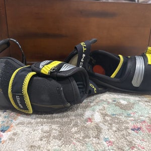 Senior Small CCM Tacks Elbow Pads (Used)