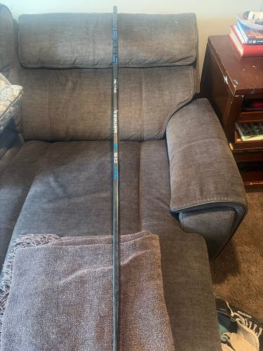 Senior Bauer Right Handed Hockey Stick P92 77 Flex (Used)