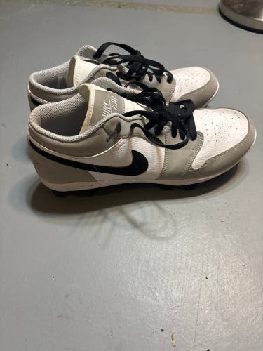 Gray Men's Size M 11.0 (W 12.0) Adult Nike Air Jordan Low Top Molded Cleats (Used)