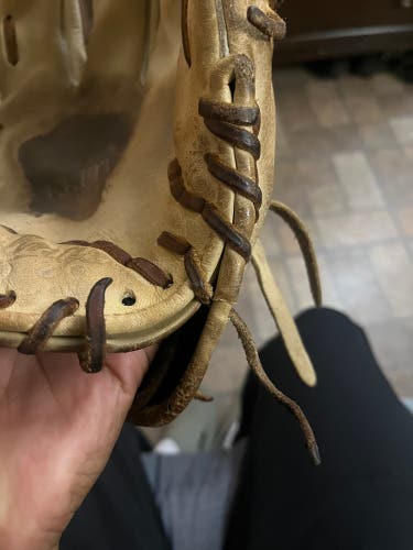 Rawlings Gold Glove Elite RH Infield Baseball Glove 11" (Used)