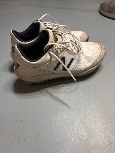 White Men's Size M 10.5 (W 11.5) Adult New Balance 3000v5 Low Top Molded Cleats (Used)