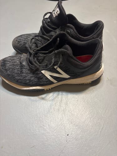 Black Men's Size M 10.0 (W 11.0) Adult New Balance 4040 Low Top Turf Cleats (Used)