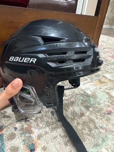 Medium Bauer Re-Akt 85 Helmet (Used)