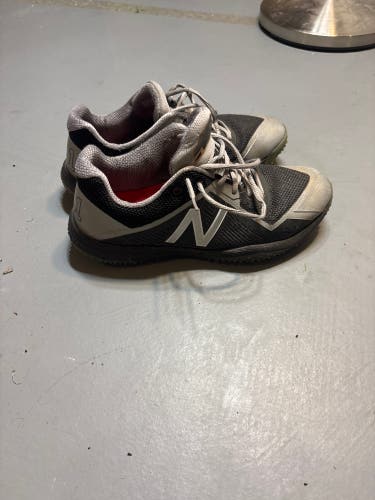 Black Men's Size M 8.5 (W 9.5) New Balance 4040 Low Top Turf Cleats (Used)