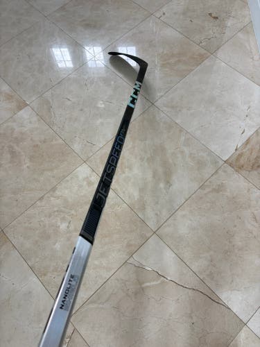 Intermediate CCM JetSpeed FT6 Pro Right Handed Hockey Stick P28 65 Flex (New)