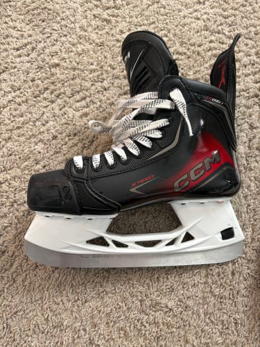 Black 2025 CCM JetSpeed FT890 Hockey Skates Regular Width 7 (Used)