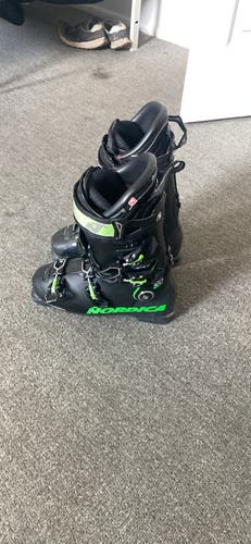 Mondo 28 & 28.5 Men's Nordica Promachine 120 GW All Mountain Ski Boots Stiff Flex (Used)