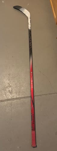 Red Bauer Vapor Hyperlite 2 Right Handed Hockey Stick P28M 77 Flex Pro Stock (Used)
