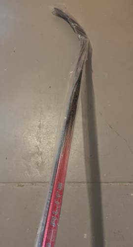 Senior Bauer Vapor Hyperlite 2 Right Handed Hockey Stick P28M 77 Flex Pro Stock (New)