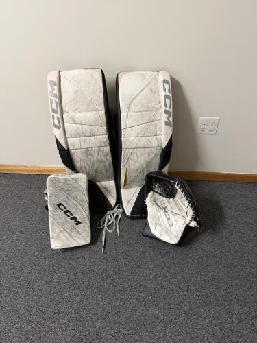 34" 2023 CCM EFlex 6 Regular Goalie Full Set Pro Stock (Used)