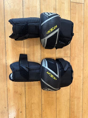 Warrior Ritual X3E+ Goalie Knee Pads Jr. (Used)