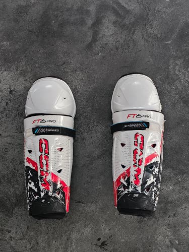 CCM JetSpeed FT6 Pro Shin Pads