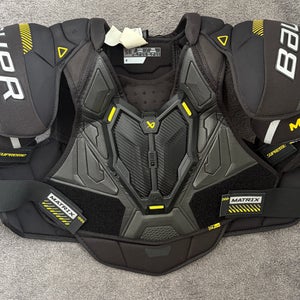 Men's XL Senior Bauer Supreme Matrix Shoulder Pads (Used)