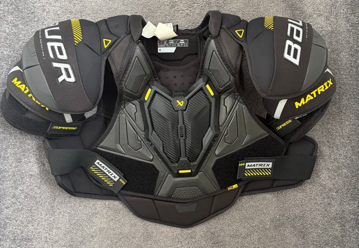 Men's XL Senior Bauer Supreme Matrix Shoulder Pads (Used)