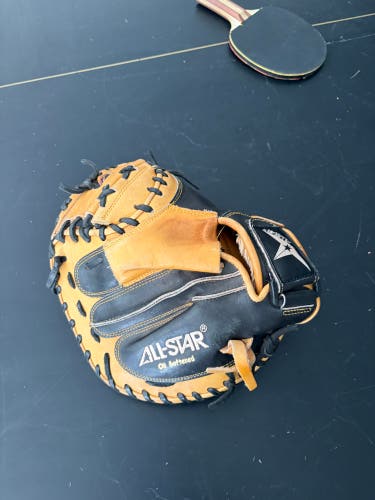 All Star CM3100sbt RH Catcher's Glove 33.5" (Used)