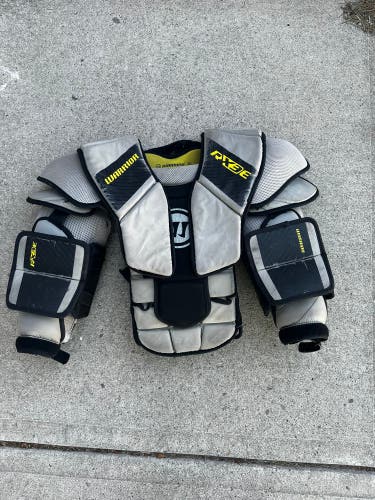 Medium/Large INT Warrior Ritual RX3 E Goalie Chest Protector (Used)