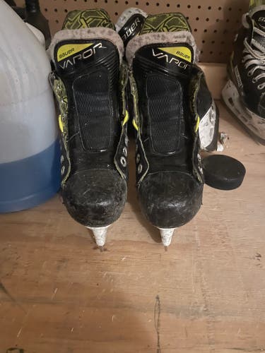 Black/Gray 2021 Bauer Vapor 3X Hockey Skates 13 (Used)