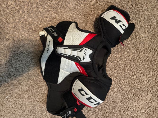 Medium Junior CCM JetSpeed FT475 Shoulder Pads (Used)