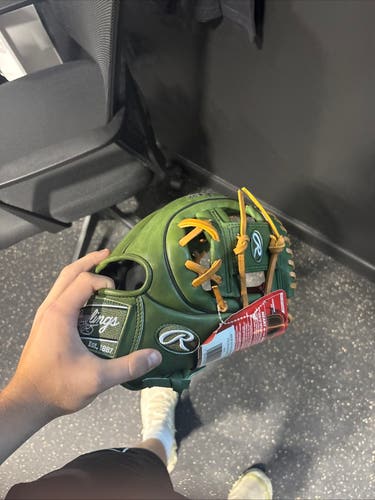 2025 Rawlings Heart of the Hide RH Infield Baseball Glove 11.5" (New)