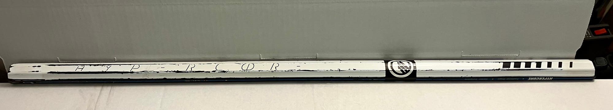 Maverik Hypercore Shaft (Used) good condition white carbon shaft