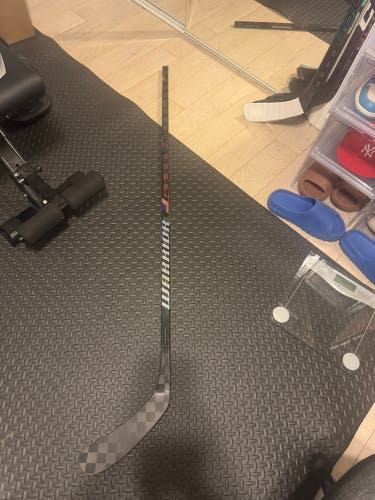 USA Intermediate Warrior Alpha LX3 Pro Right Handed Hockey Stick W03 65 Flex (New)