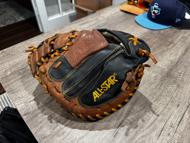 All Star CM3030 RH Catcher's Glove 33" (Used)