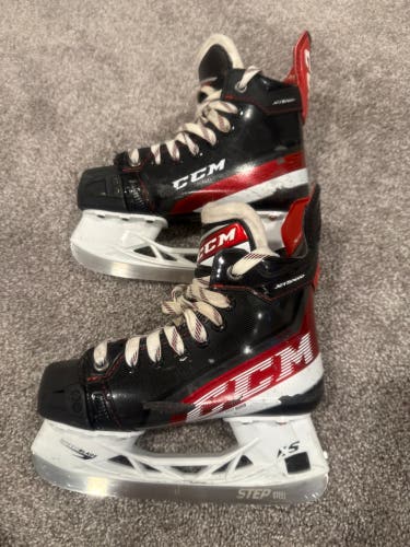 Black 2021 CCM JetSpeed FT4 Hockey Skates Regular Width Size 1 (Used)