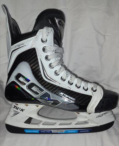 Black/White 2026 CCM JetSpeed FT8 Pro Hockey Skates Wide Width Size 8 (Used)