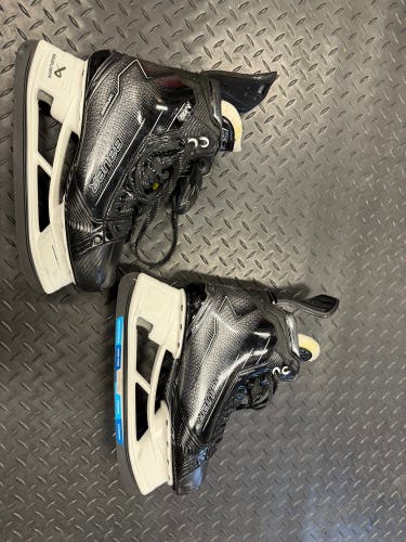 Black 2024 Bauer Supreme M50 Pro Hockey Skates 11 (Used)
