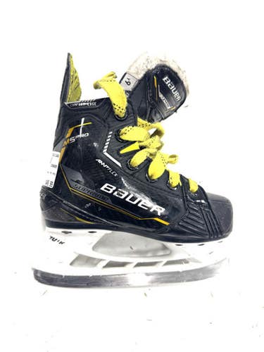 Used Bauer M5 PRO Youth Hockey Skate Youth 09.0 11860-S000309561