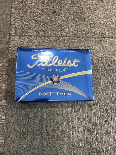 Used Titleist NXT TOUR 12 Pack - Golf Balls 11614-S000237100